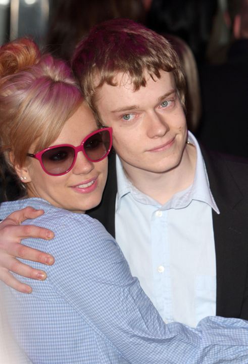 Vignette (magazine) Alfie Allen, Lily Allen