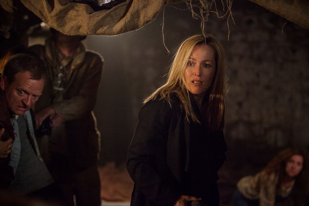 Robot Overlords : Fotoğraf Gillian Anderson