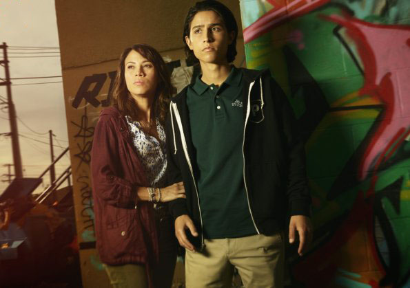 Fotoğraf Elizabeth Rodriguez, Lorenzo James Henrie