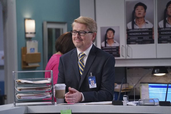 Dr. Ken : Fotoğraf Dave Foley