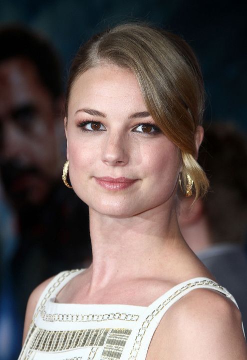 Vignette (magazine) Emily VanCamp