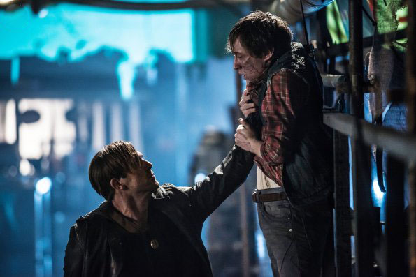 Dominion : Fotoğraf Carl Beukes, Luke Tyler