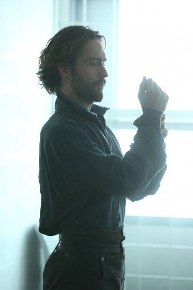 Fotoğraf Tom Mison