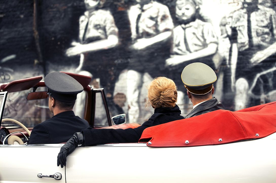 Er ist wieder da : Fotoğraf Oliver Masucci