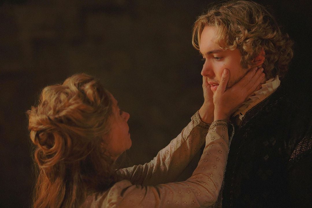 Fotoğraf Megan Follows, Toby Regbo