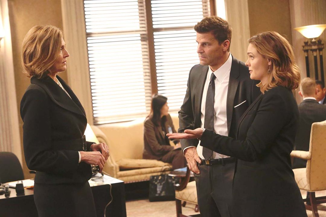 Fotoğraf David Boreanaz, Brenda Strong, Emily Deschanel