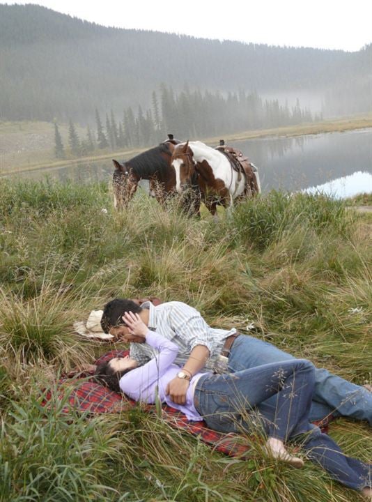 Fotoğraf Laura Mennell, Nathaniel Arcand