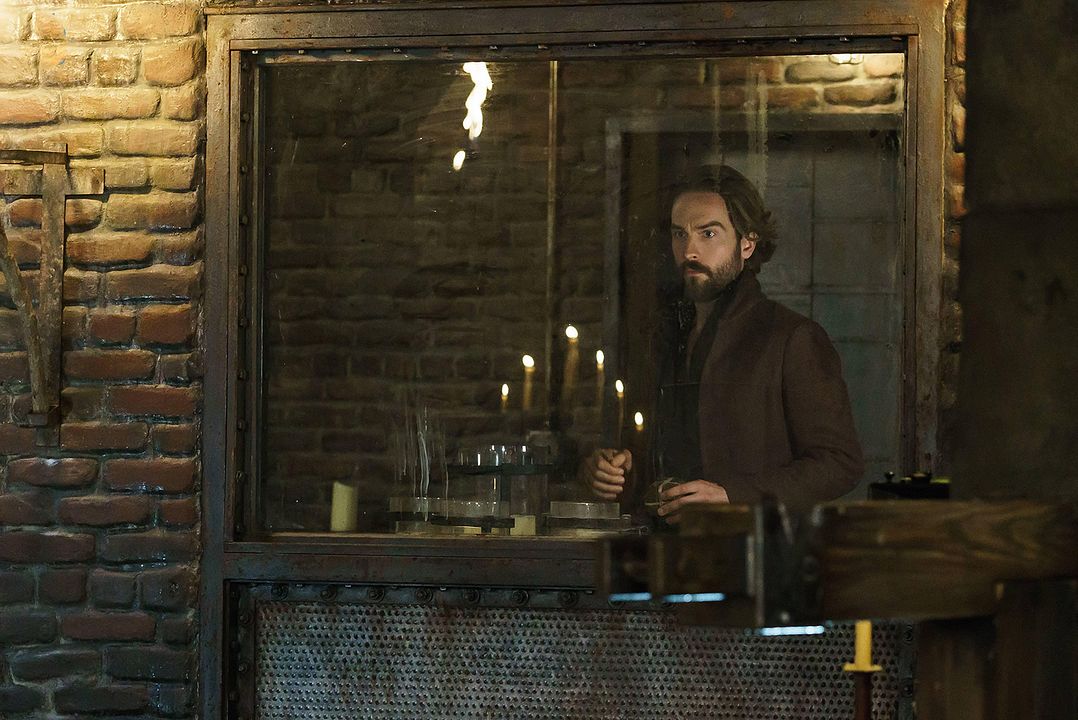 Fotoğraf Tom Mison