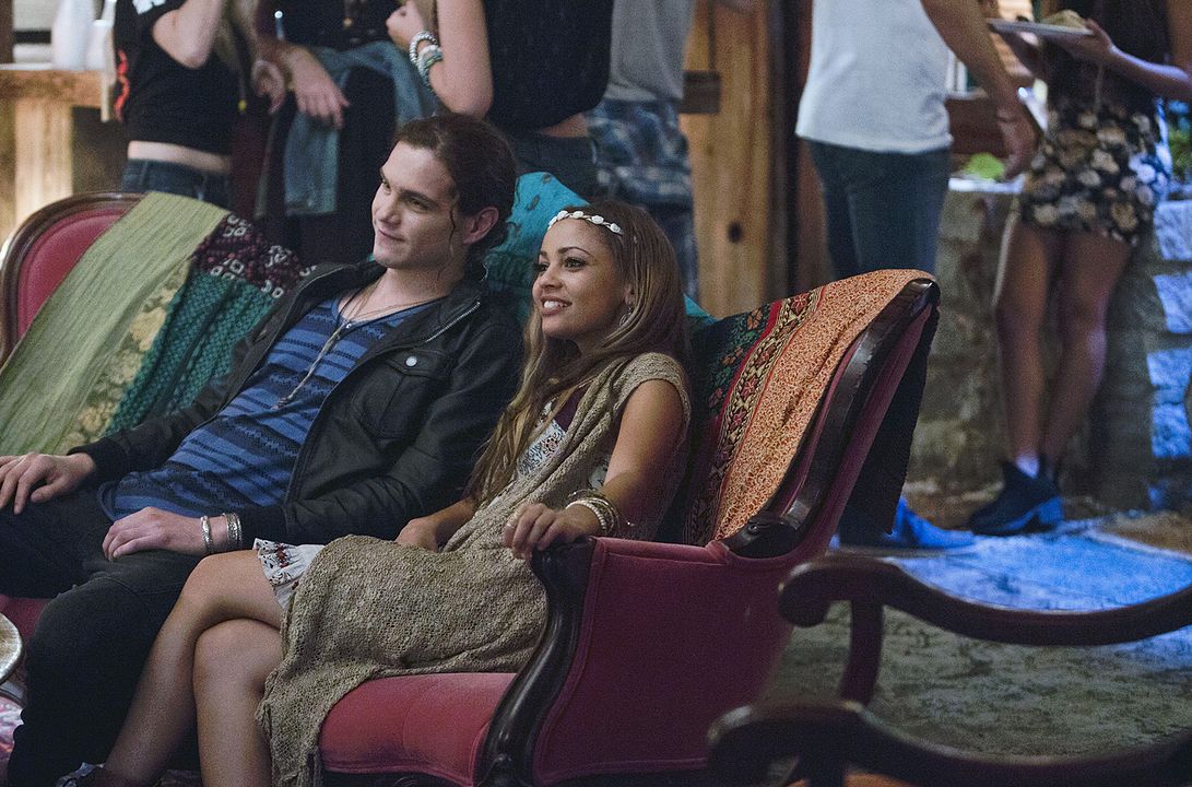 Finding Carter : Fotoğraf Vanessa Morgan, Jesse Henderson