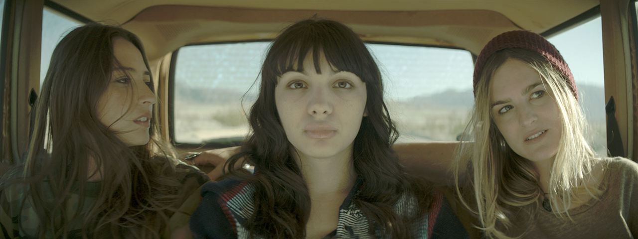 Southbound : Fotoğraf Hannah Marks, Nathalie Love, Fabianne Therese