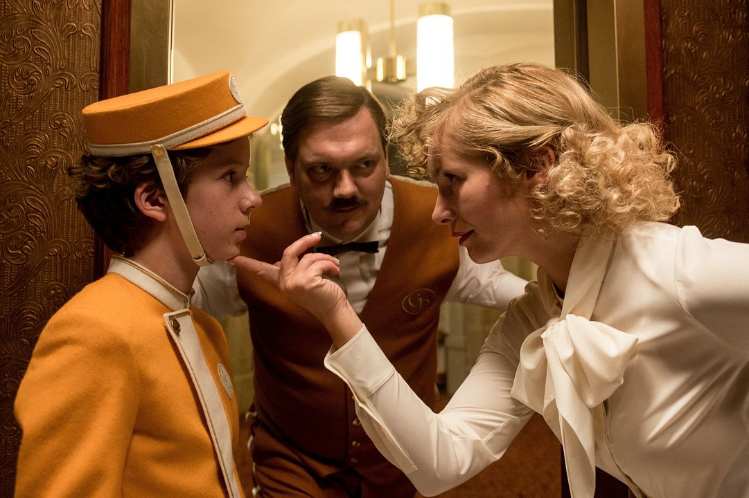 Fotoğraf Arved Friese, Nadja Uhl, Charly Hübner