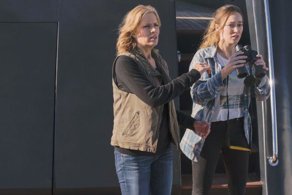 Fear The Walking Dead : Fotoğraf Kim Dickens, Alycia Debnam-Carey