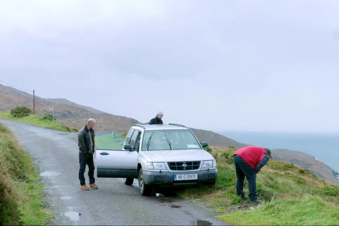 Happy Hour : Fotoğraf Simon Licht, Alexander Hörbe, Mehdi Nebbou