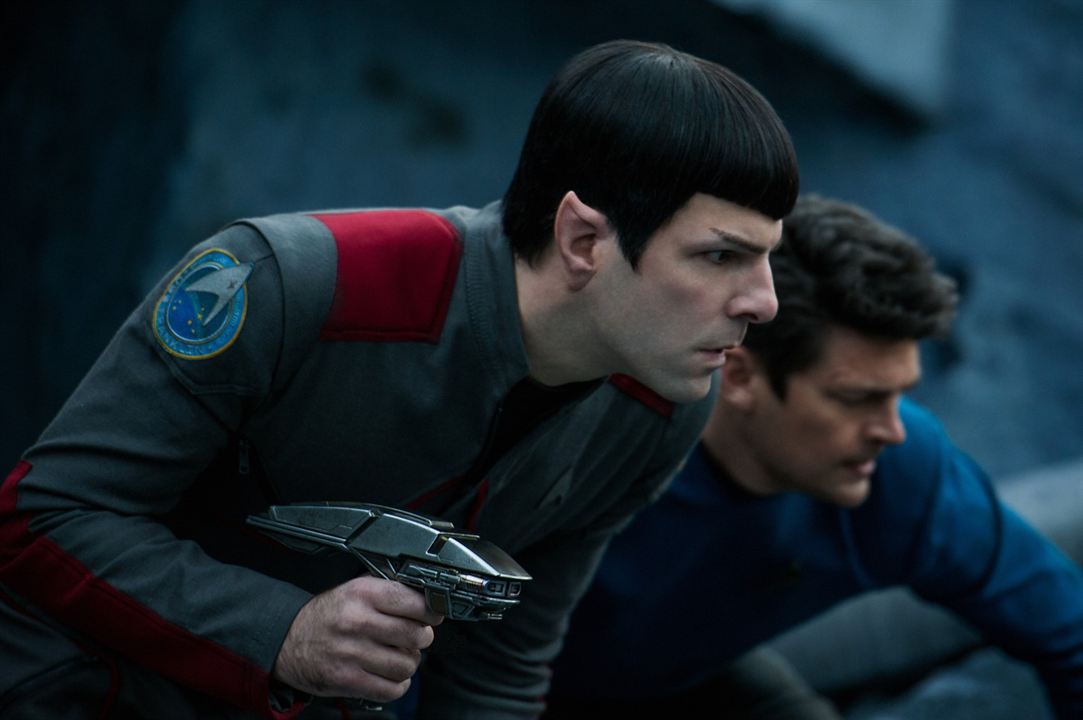 Star Trek Sonsuzluk : Fotoğraf Zachary Quinto