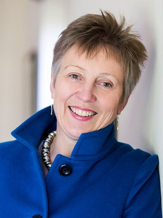 Afiş Julie Summers