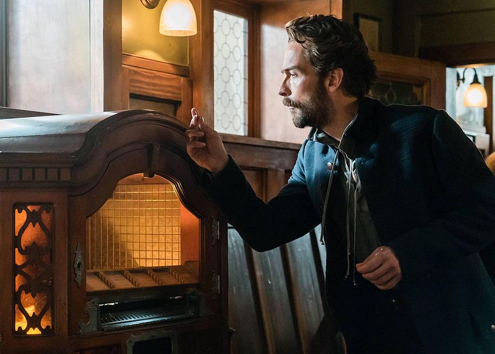 Fotoğraf Tom Mison