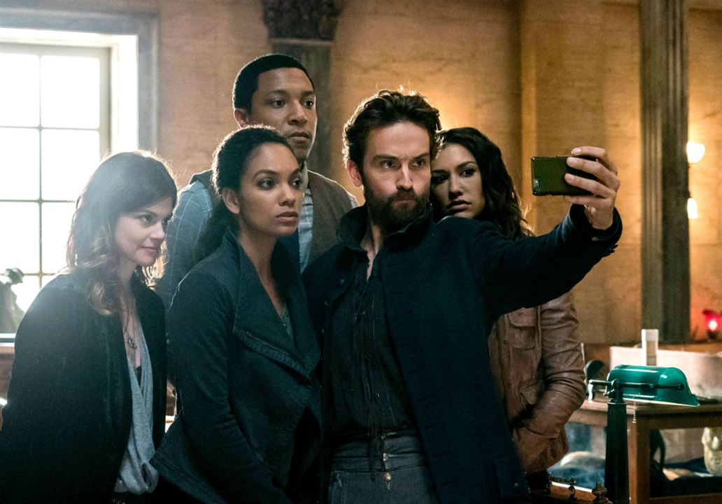 Fotoğraf Janina Gavankar, Rachel Melvin, Lyndie Greenwood, Tom Mison