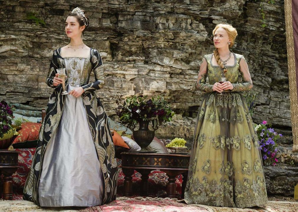 Fotoğraf Adelaide Kane