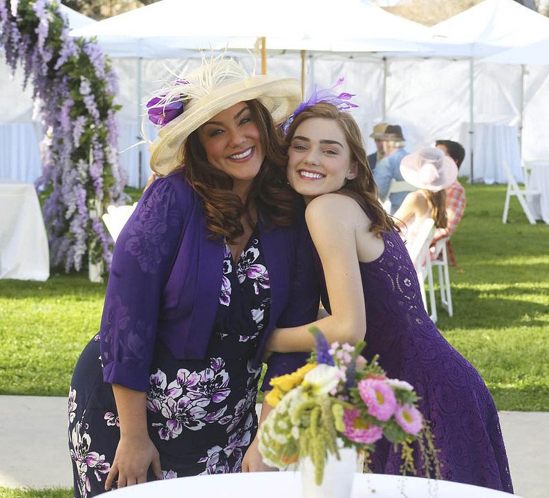 Fotoğraf Meg Donnelly, Katy Mixon