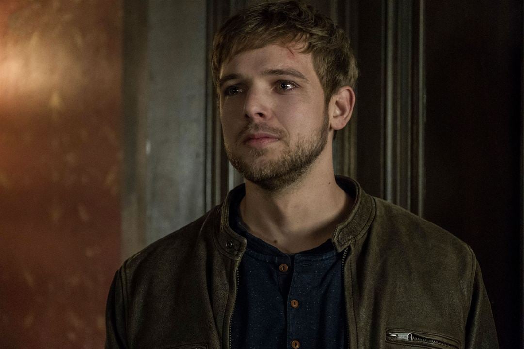 Fotoğraf Max Thieriot