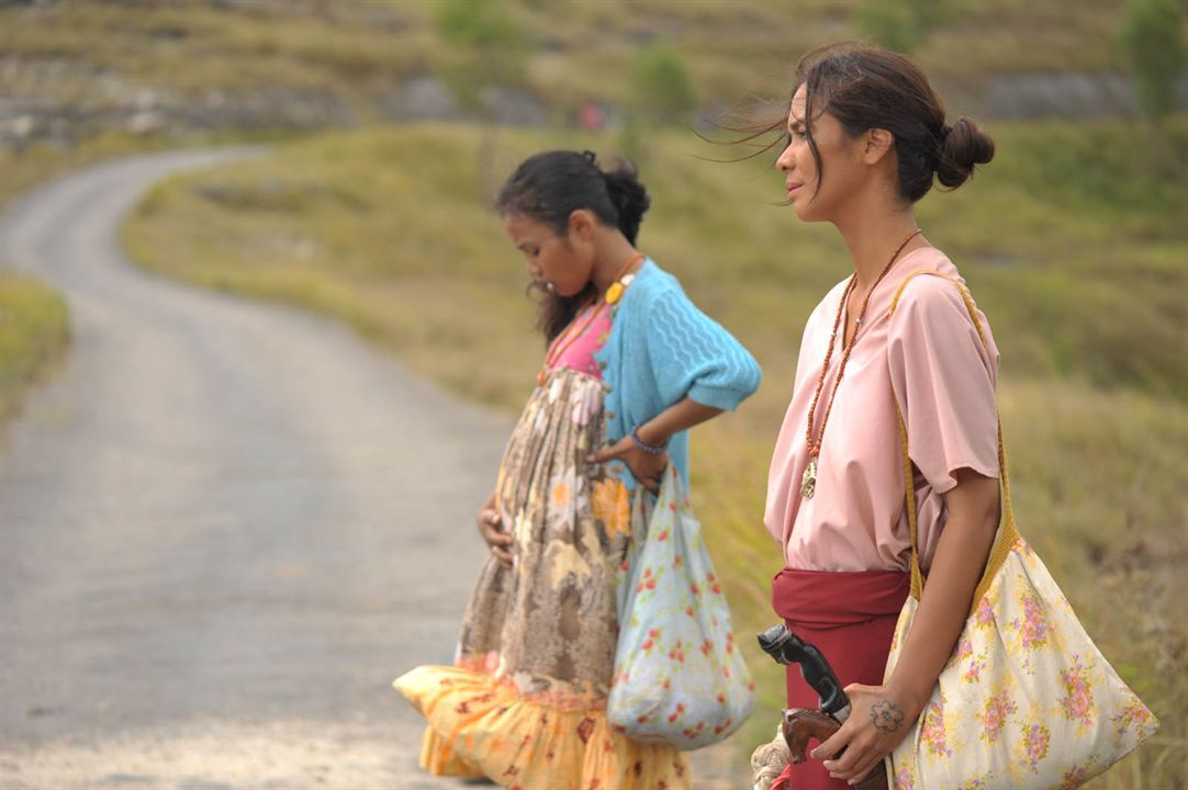 Marlina si Pembunuh dalam Empat Babak : Fotoğraf Marsha Timothy, Dea Panendra