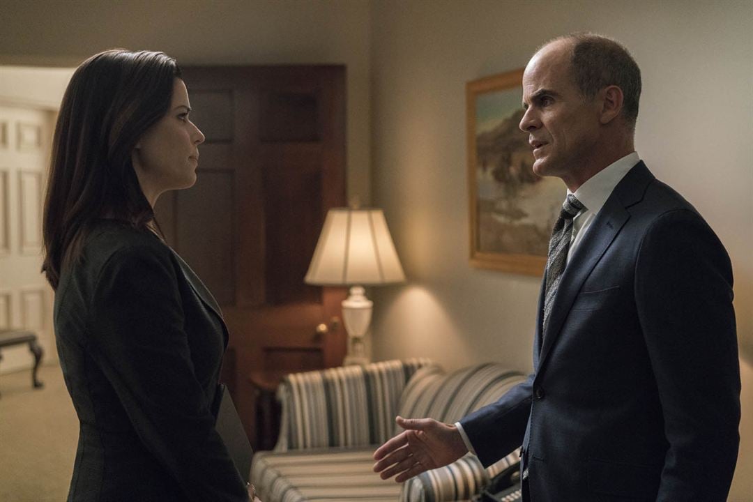 House of Cards : Fotoğraf Michael Kelly, Neve Campbell