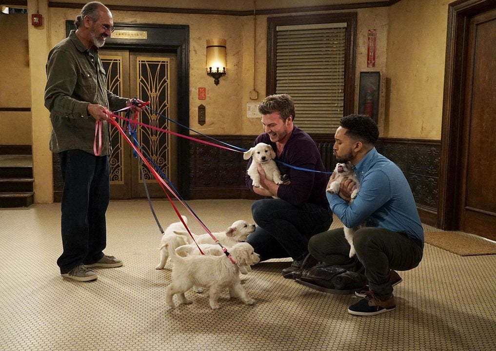 Fotoğraf Derek Theler, Tahj Mowry