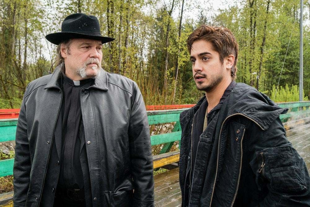 Ghost Wars : Fotoğraf Avan Jogia, Vincent D'Onofrio