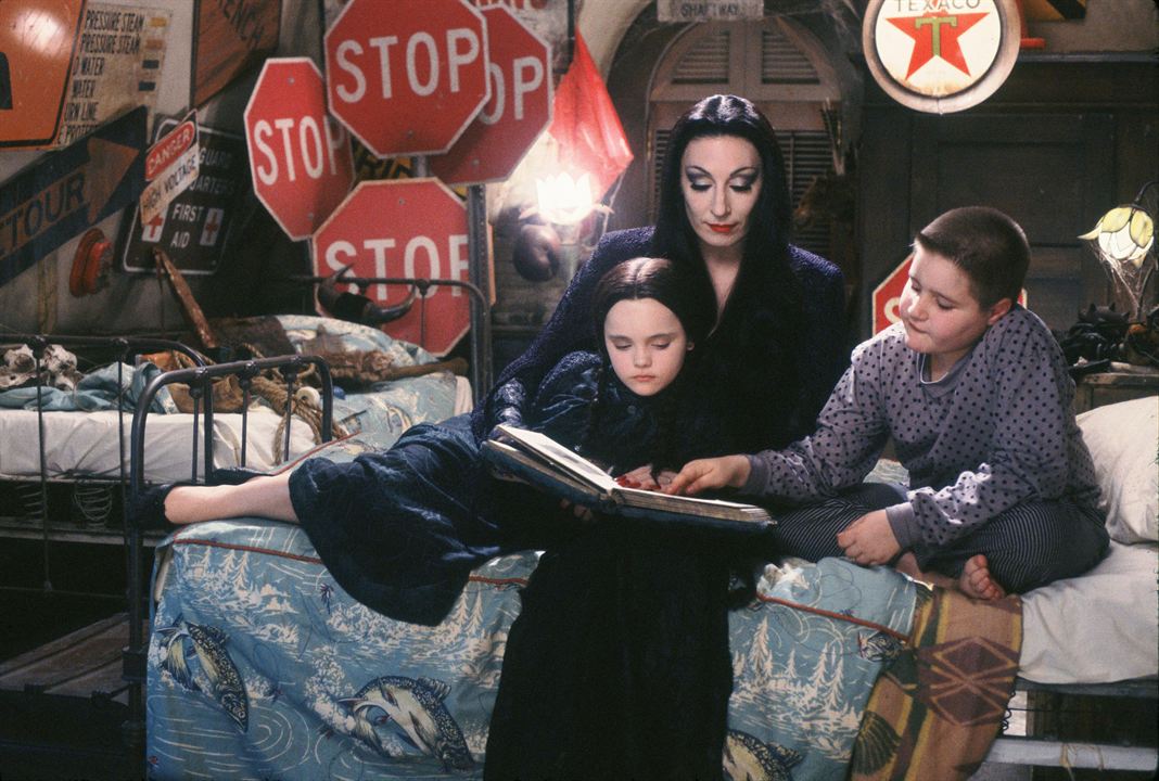 Addams Ailesi : Fotoğraf Jimmy Workman, Anjelica Huston, Christina Ricci
