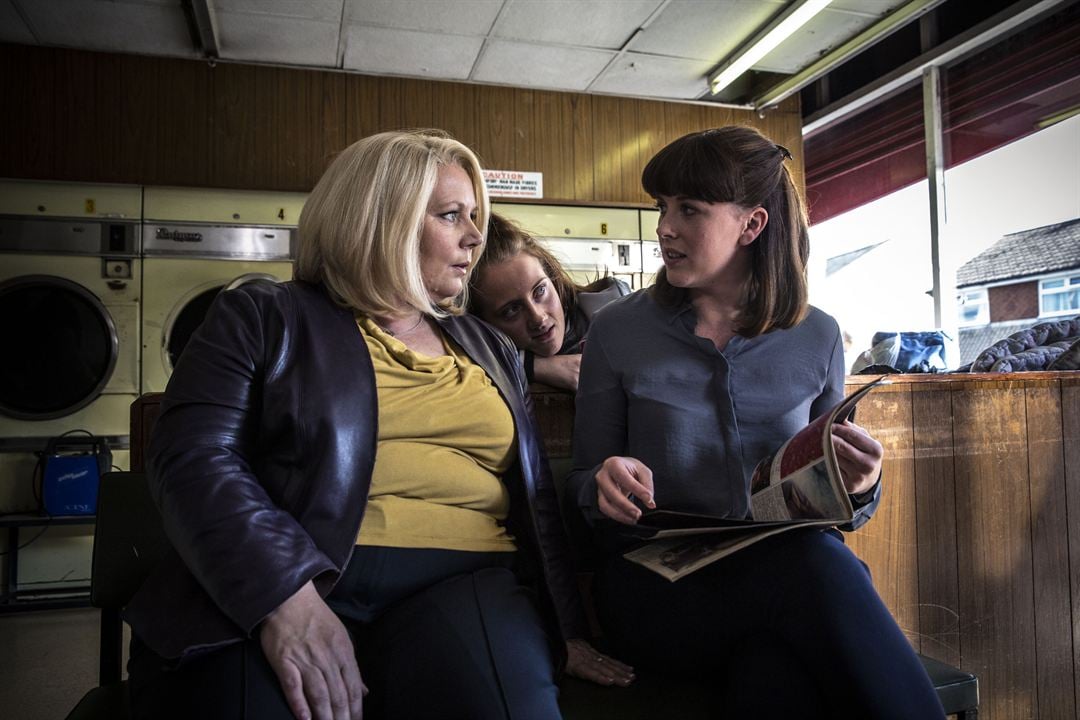 Fotoğraf Alexandra Roach, Joanna Scanlan