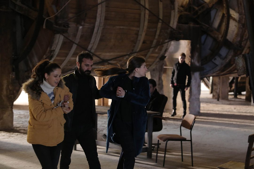 Kırgın Çiçekler : Fotoğraf