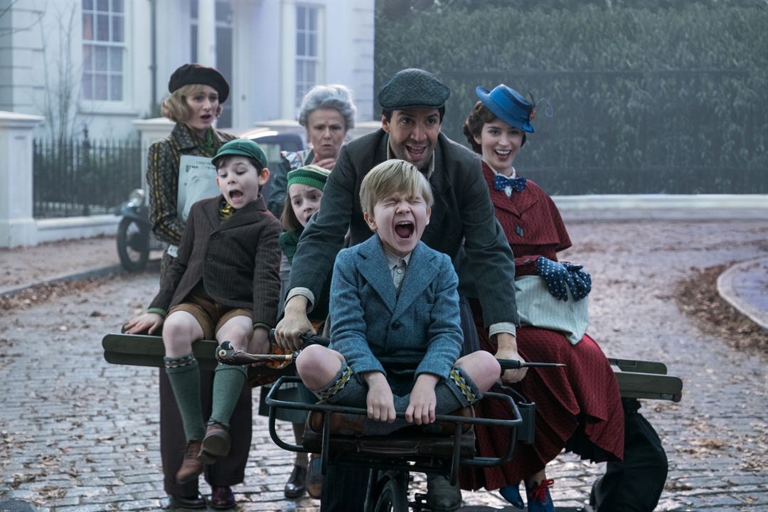Mary Poppins: Sihirli Dadı : Fotoğraf Lin-Manuel Miranda, Julie Walters, Emily Blunt, Emily Mortimer, Pixie Davies, Nathanael Saleh, Joel Dawson