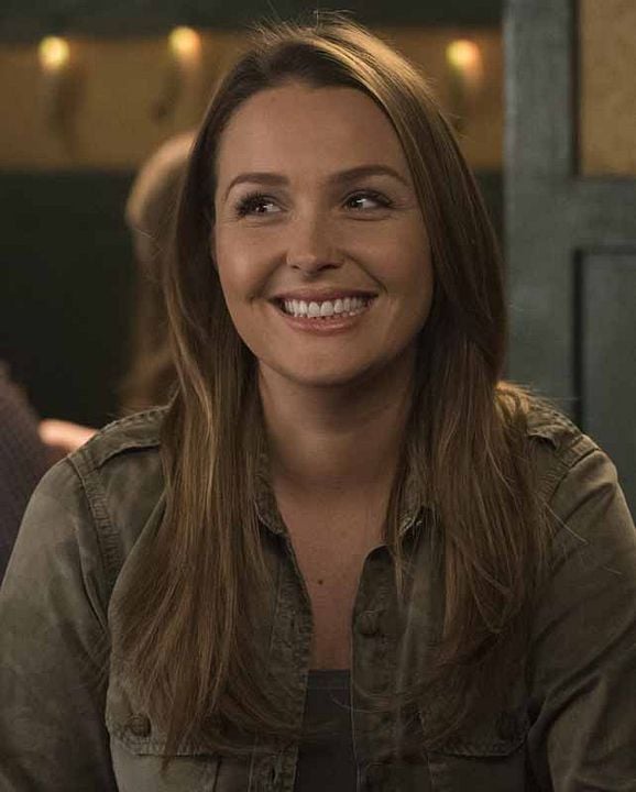 Fotoğraf Camilla Luddington