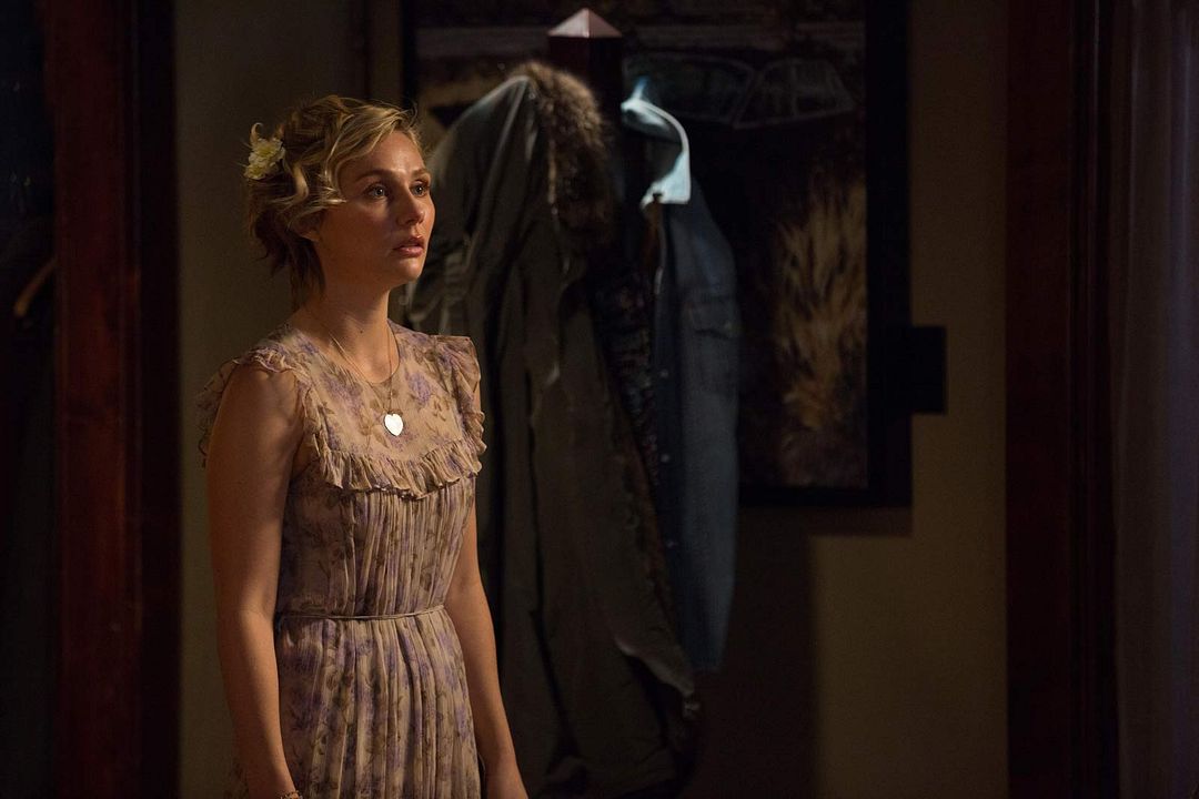 Fotoğraf Clare Bowen