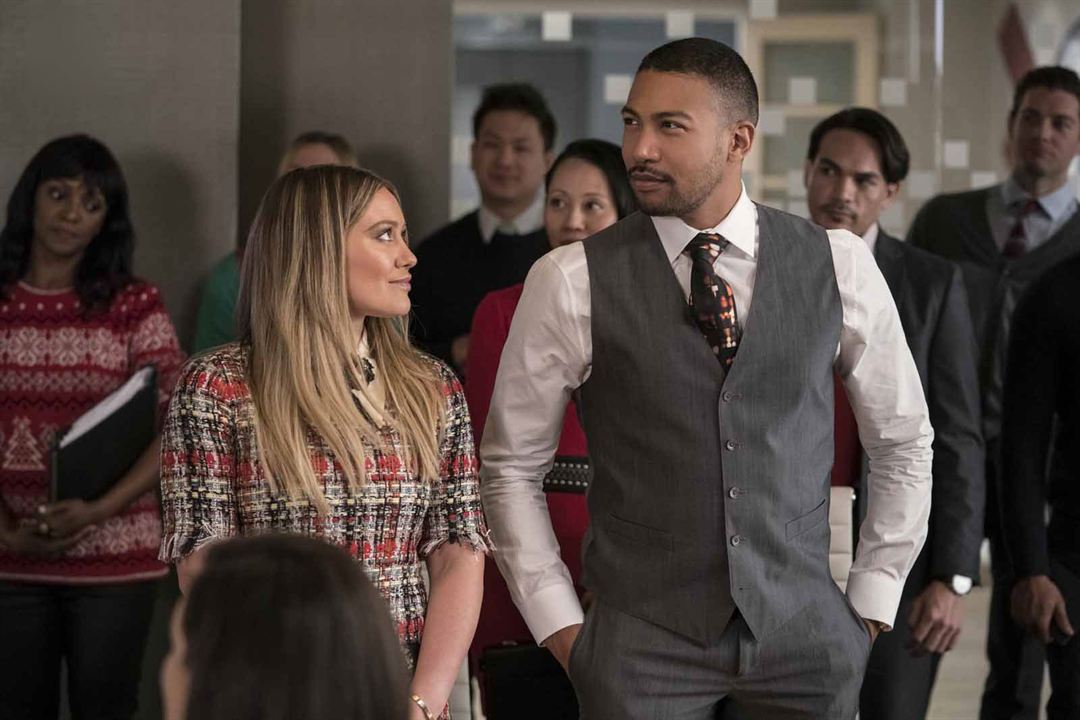 Younger : Fotoğraf Charles Michael Davis, Hilary Duff