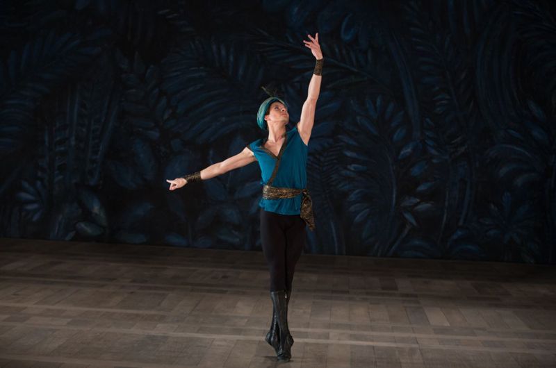 Beyaz Karga : Fotoğraf Oleg Ivenko