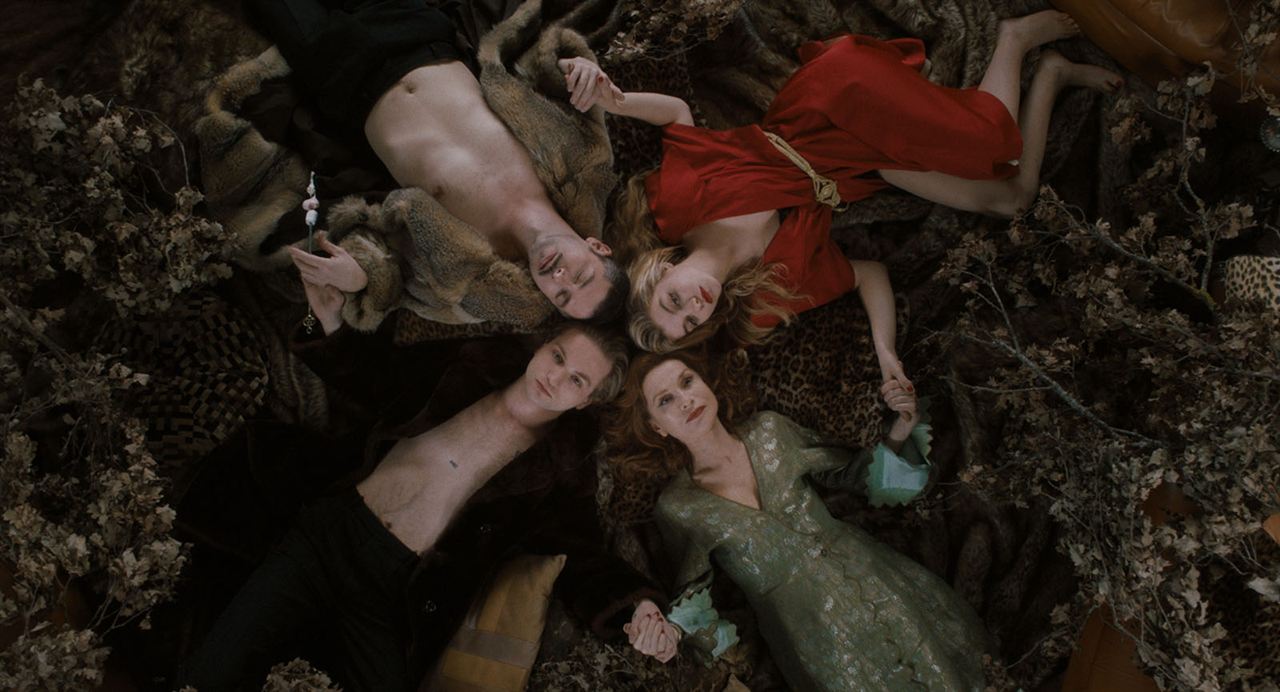Fotoğraf Melvil Poupaud, Galatea Bellugi, Lukas Ionesco, Isabelle Huppert