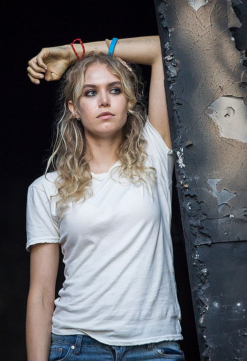 Between Worlds : Fotoğraf Penelope Mitchell