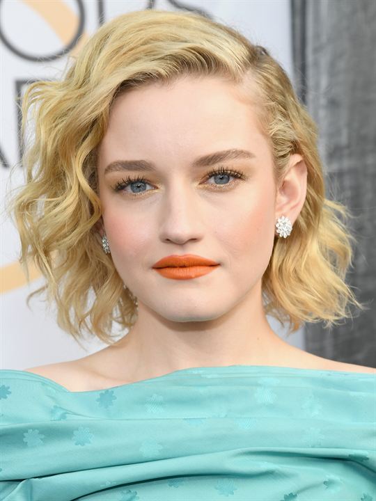 Afiş Julia Garner