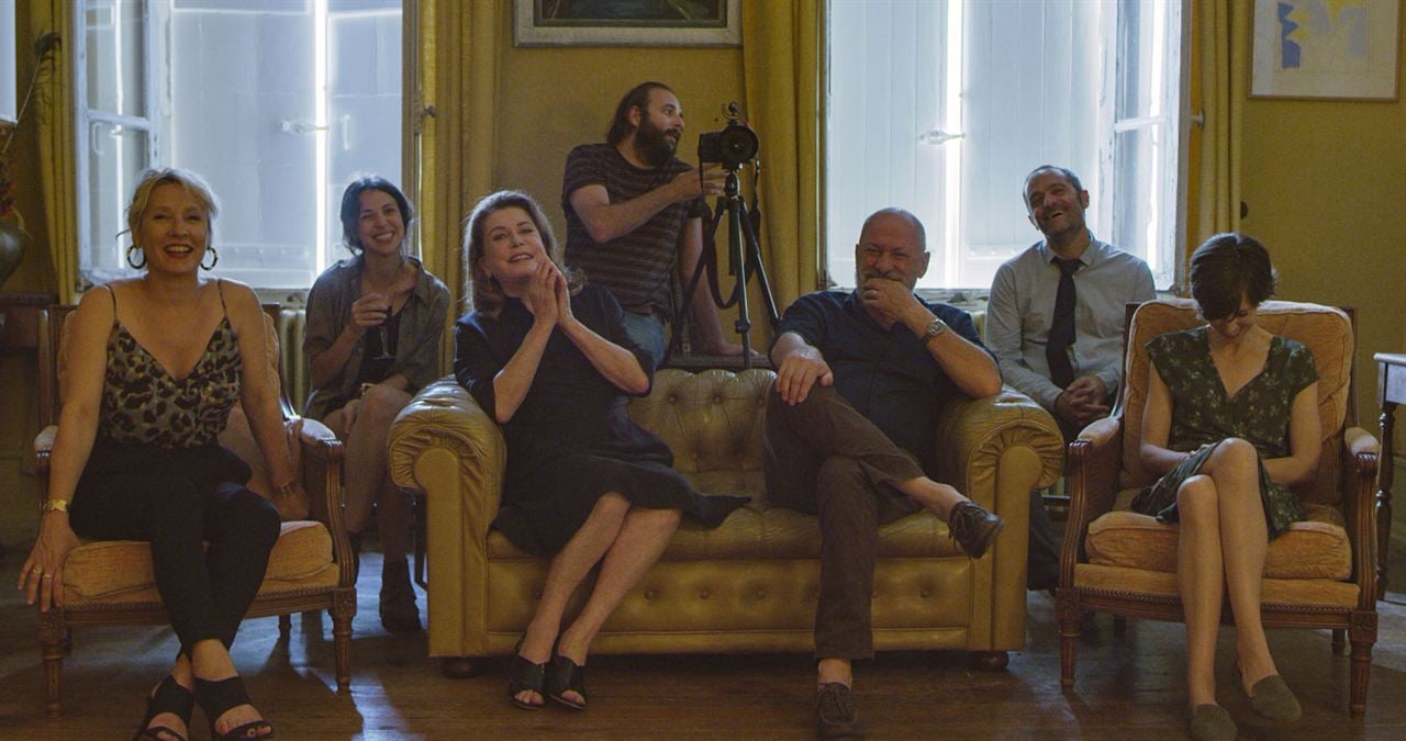 Mutlu Yıllar : Fotoğraf Vincent Macaigne, Catherine Deneuve, Emmanuelle Bercot, Cédric Kahn