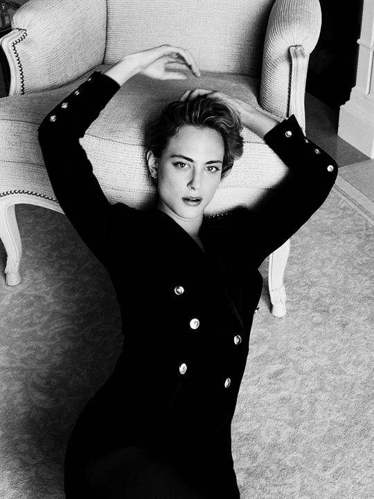 Vignette (magazine) Nora Arnezeder