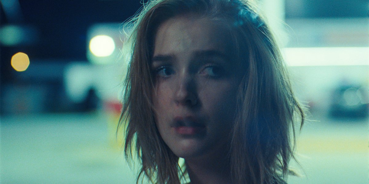 The Giant : Fotoğraf Odessa Young