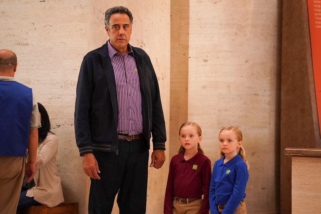 Fotoğraf Brad Garrett, Mia Allan, Ella Allan