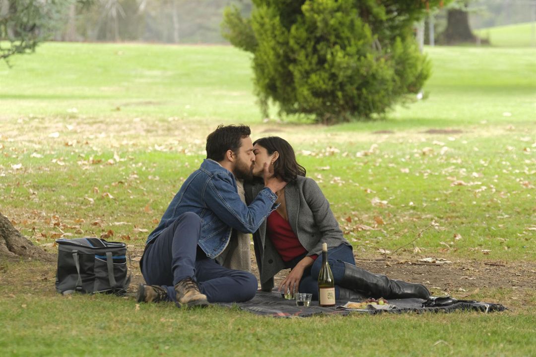 Fotoğraf Jake Johnson, Monica Barbaro