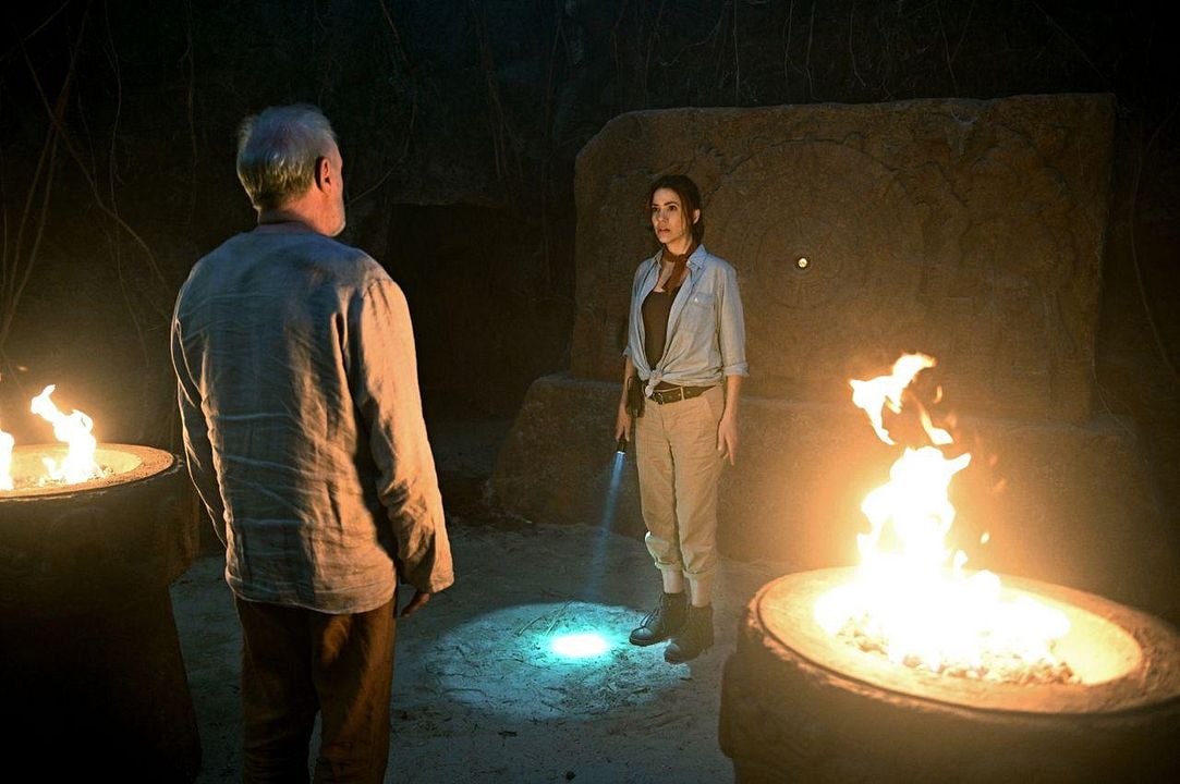 Fotoğraf Katie McGrath