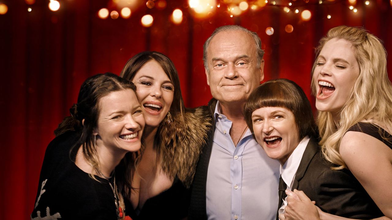 Father Christmas Is Back : Fotoğraf Naomi Frederick, Nathalie Cox, Ray Fearon, Elizabeth Hurley, Kelsey Grammer