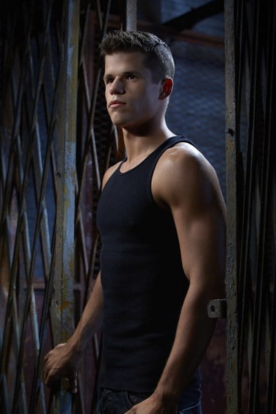 Fotoğraf Charlie Carver