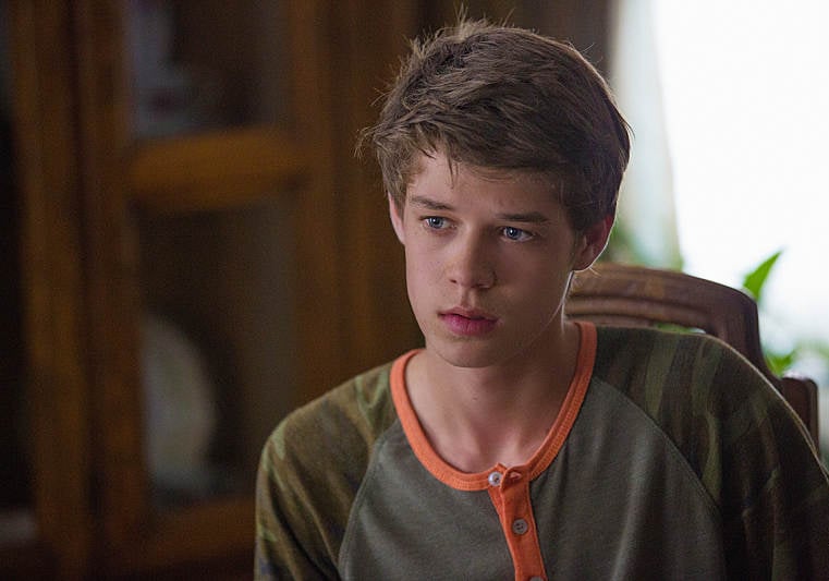 Under The Dome : Fotoğraf Colin Ford