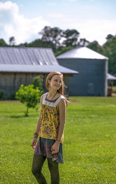 Under The Dome : Fotoğraf Mackenzie Lintz