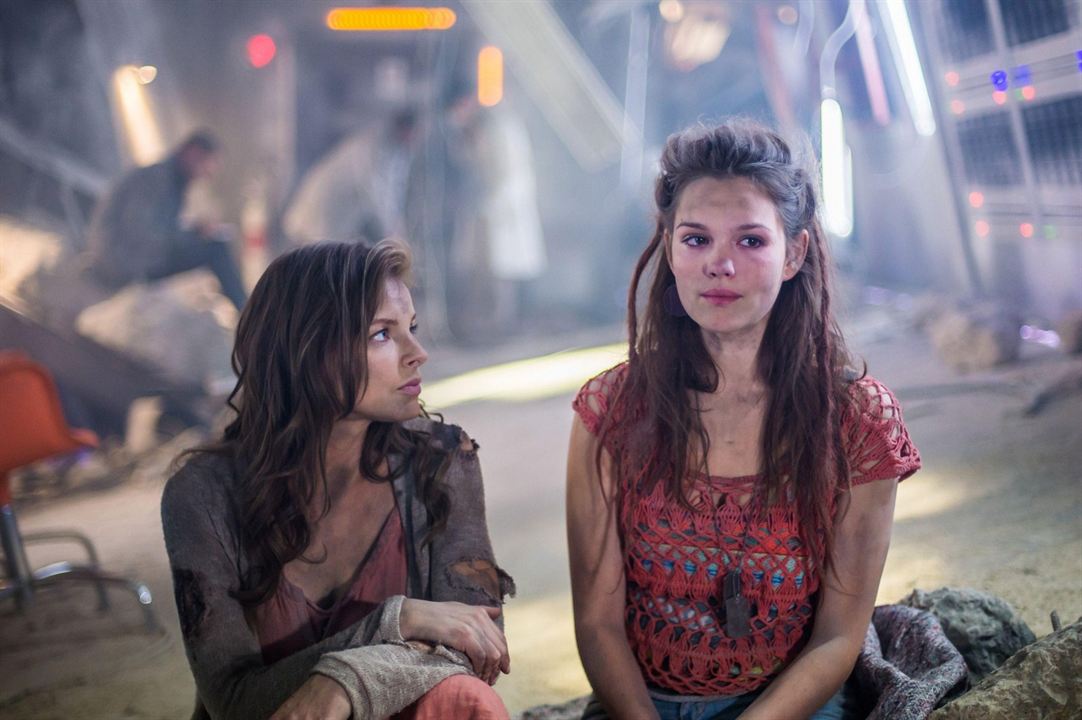 Fotoğraf Emilia Schüle, Yvonne Catterfeld